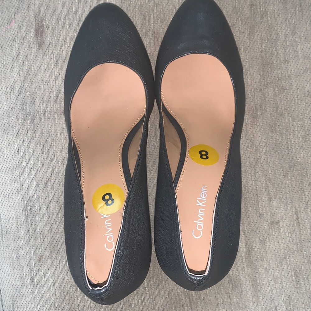 CALVIN KLEIN SHOES SIZE 8 HIGH HEELS
